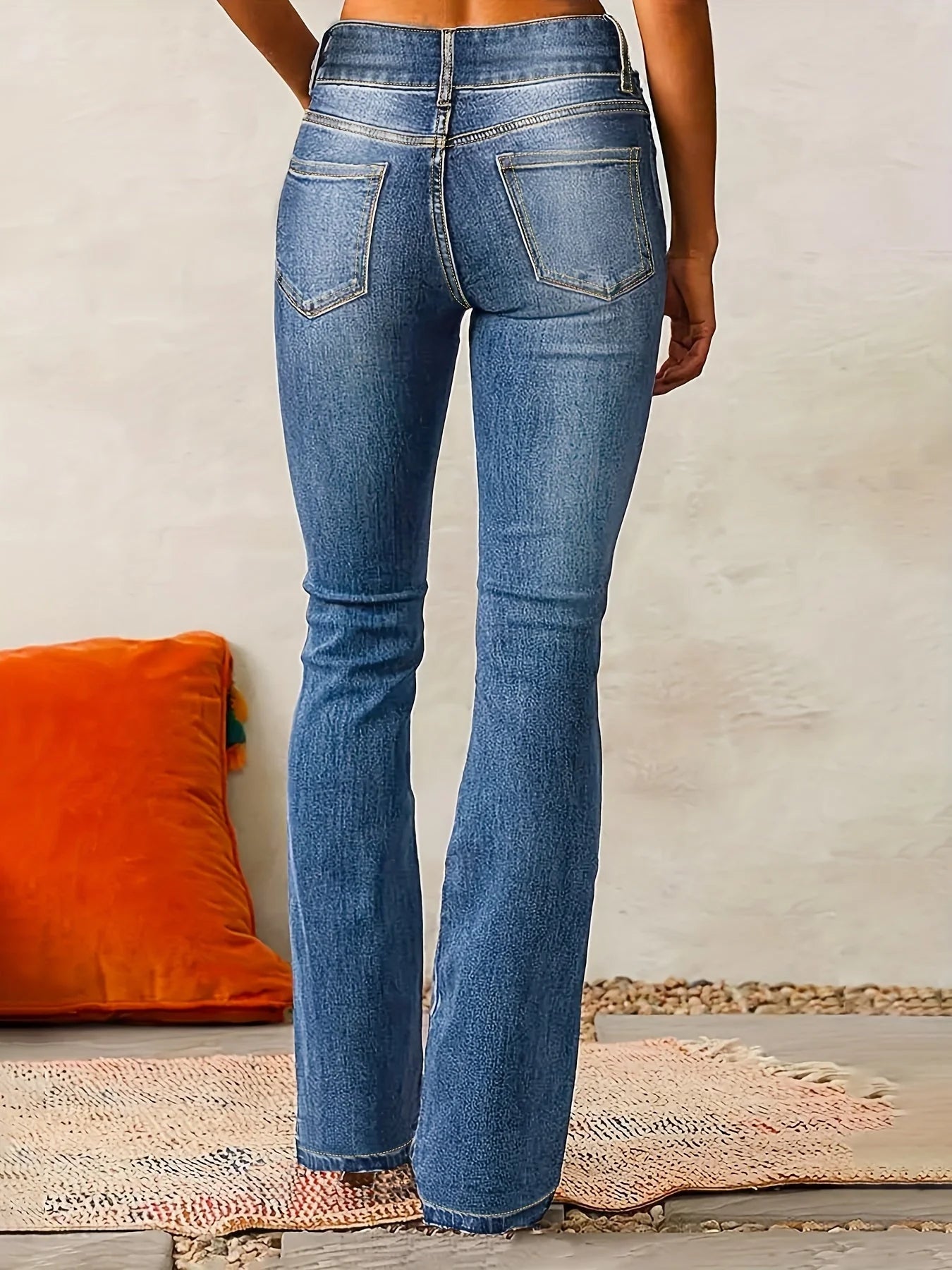 Aya | High-Flared Jeans